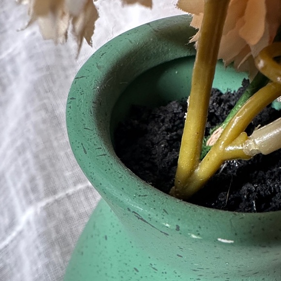 Green Speckled Vase with Multicolor Artificial Flowers Purple Orange Peach Cream - Picture 6 of 11